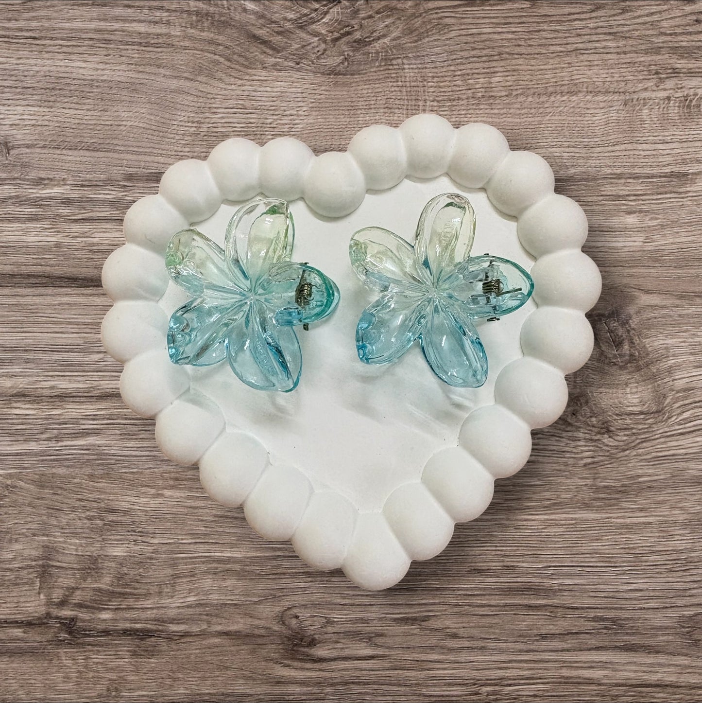 Blue frost flower hair claw