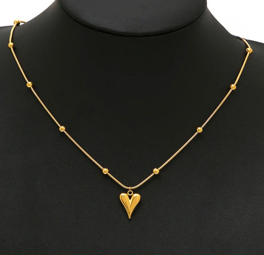 Sleek heart pendant anti tarnish necklace