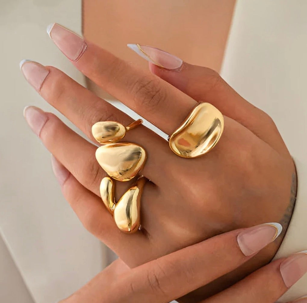 Gold stackable rings set