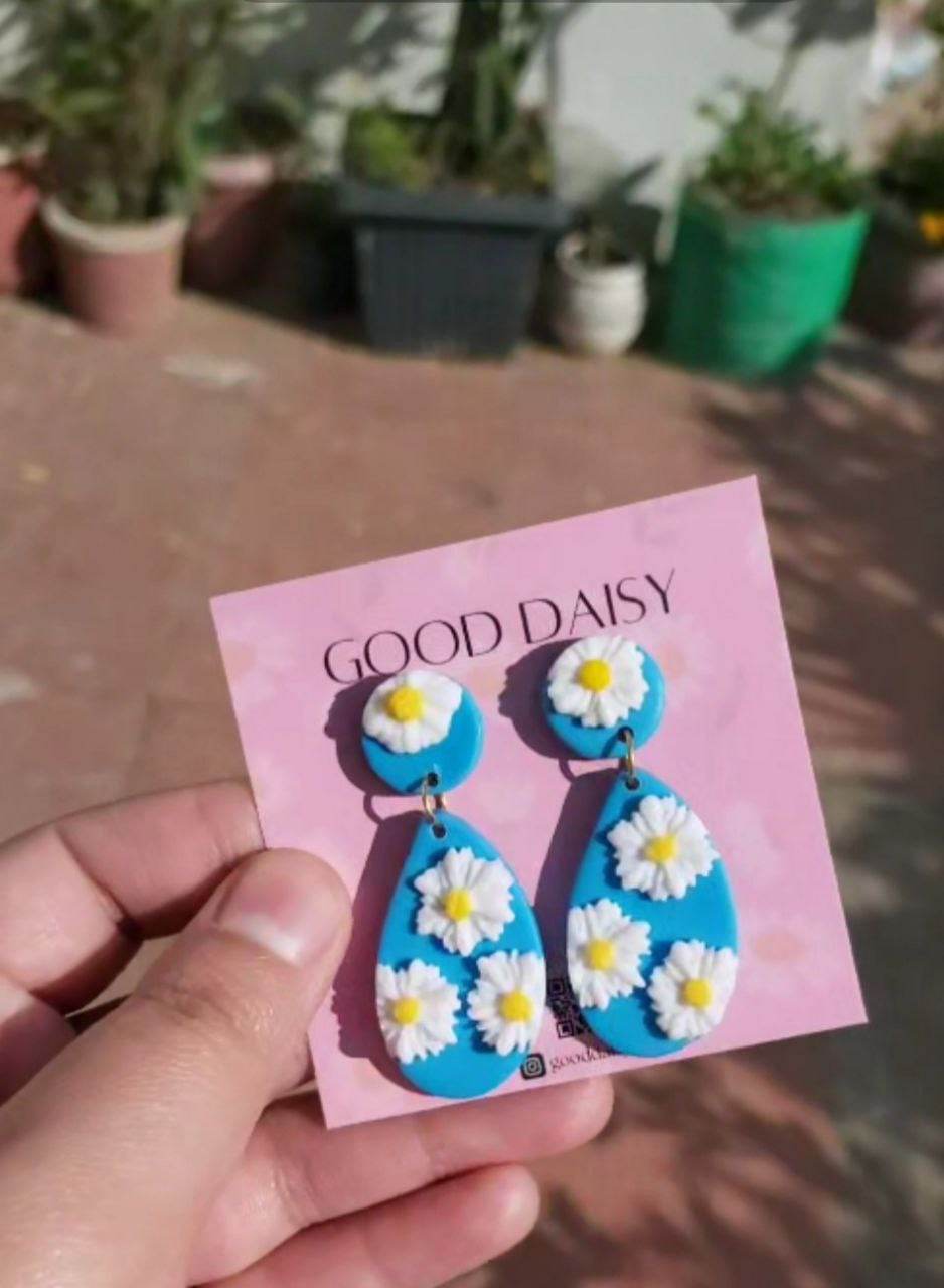 Daisy flower earrings