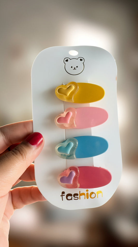 Heart accent oval hair clip set