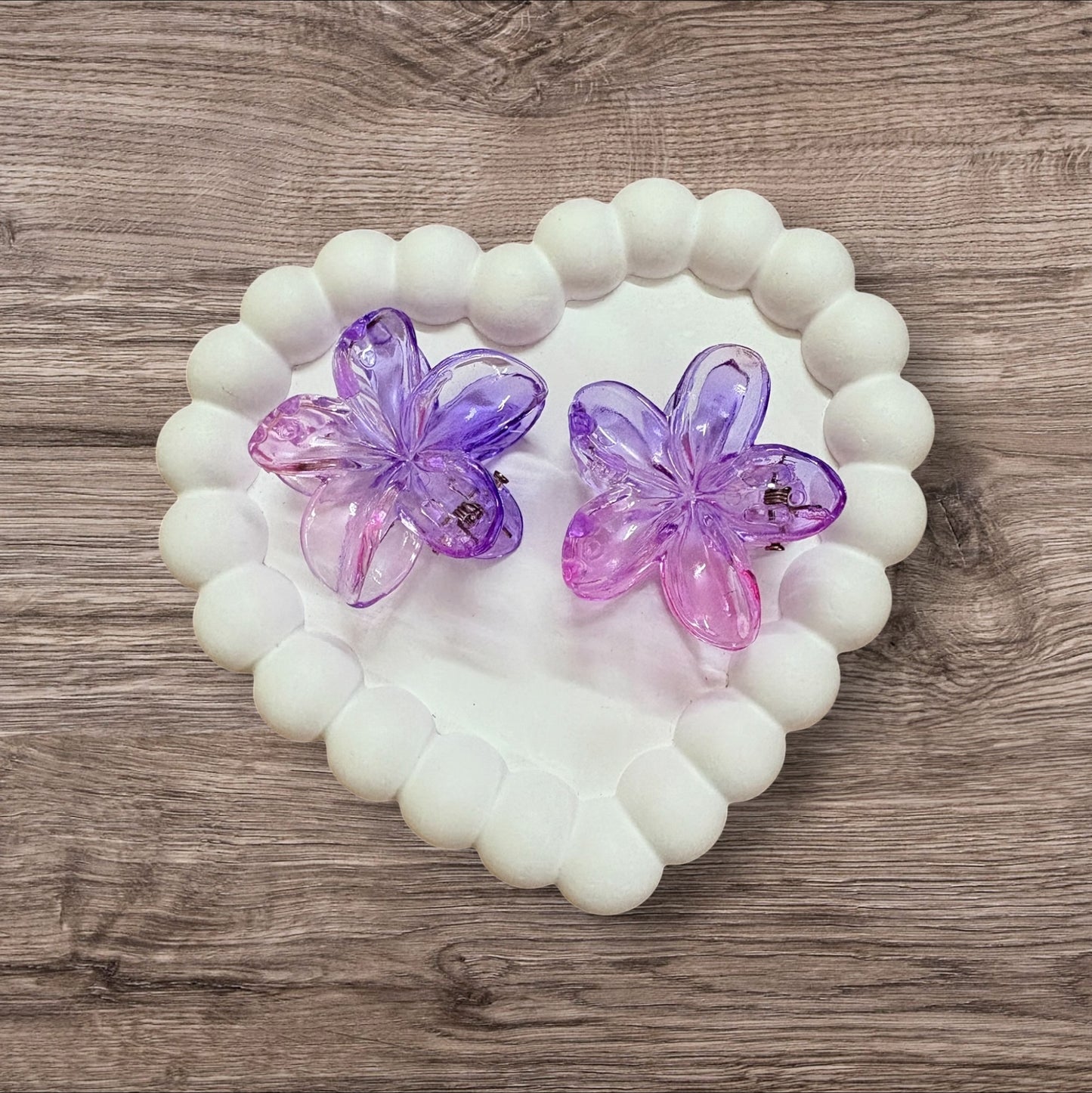Purple shaded flower hair claw