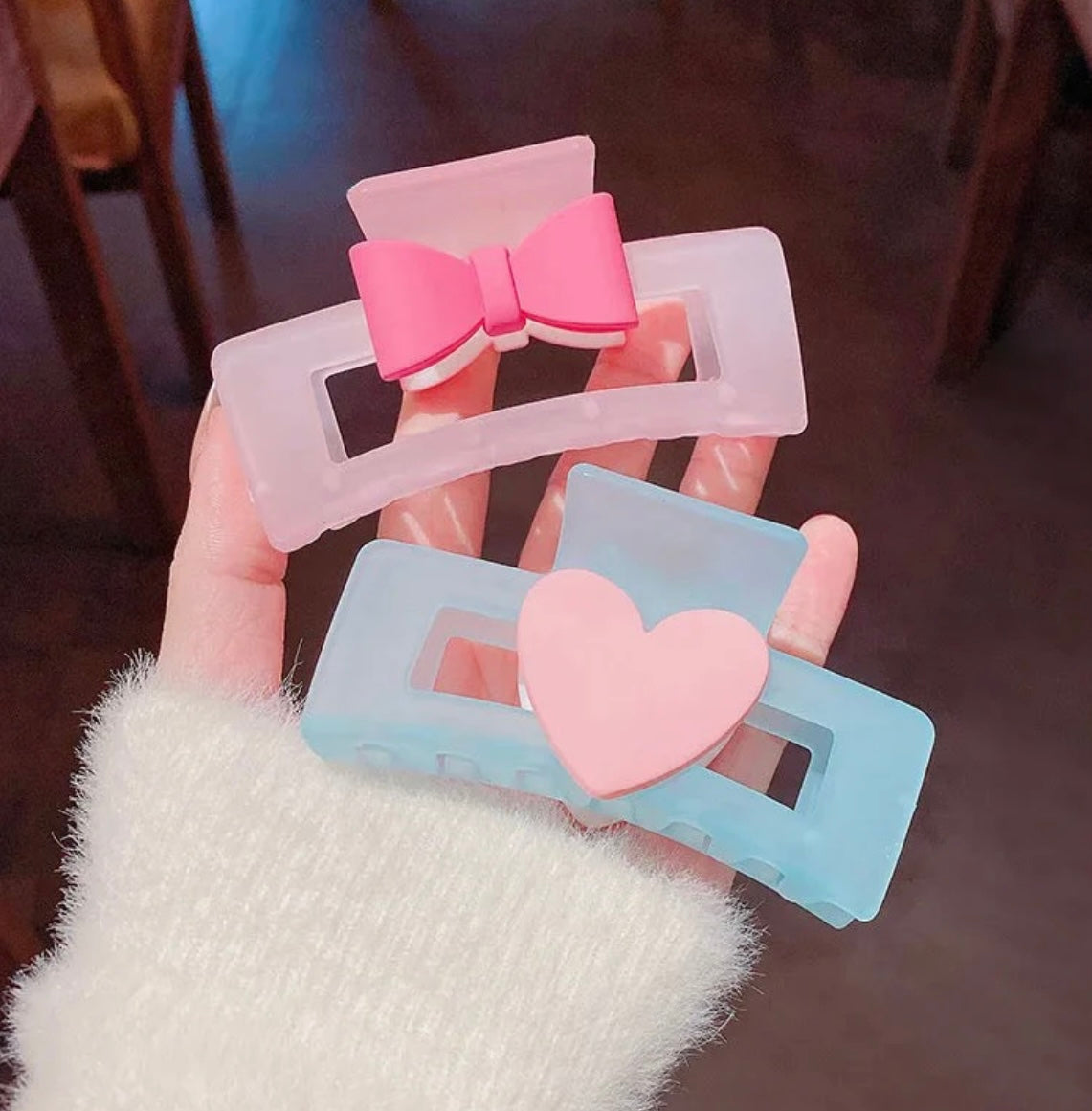 Frosted pastel hair claw