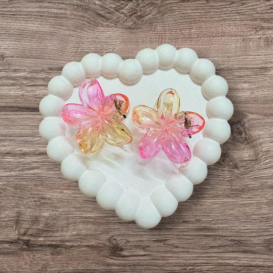 Pink shaded flower hair claw