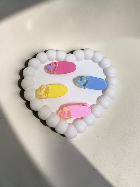 Heart accent oval hair clip set