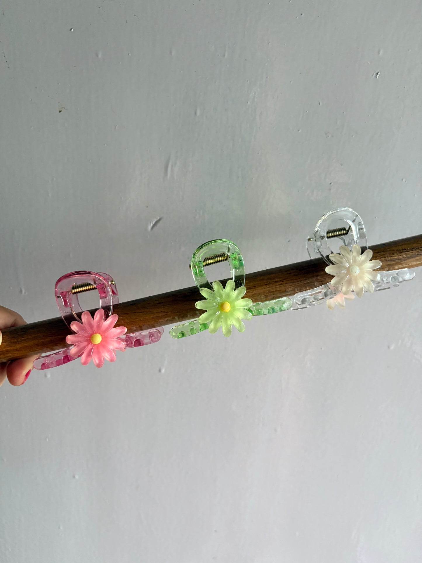Daisy flower hair claw
