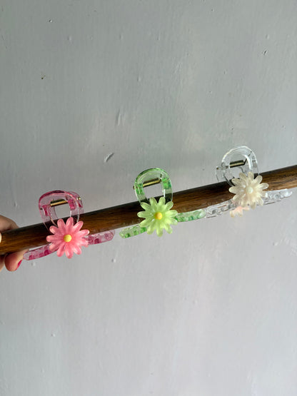 Daisy flower hair claw