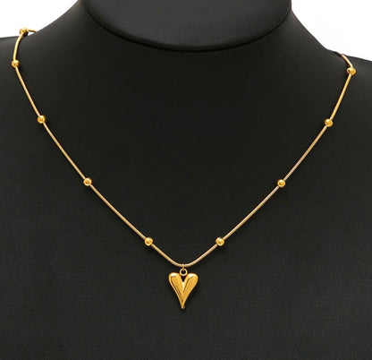 Sleek heart pendant anti tarnish necklace