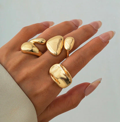 Gold stackable rings set