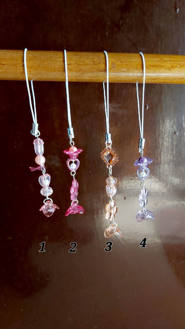Tulip design phone charm