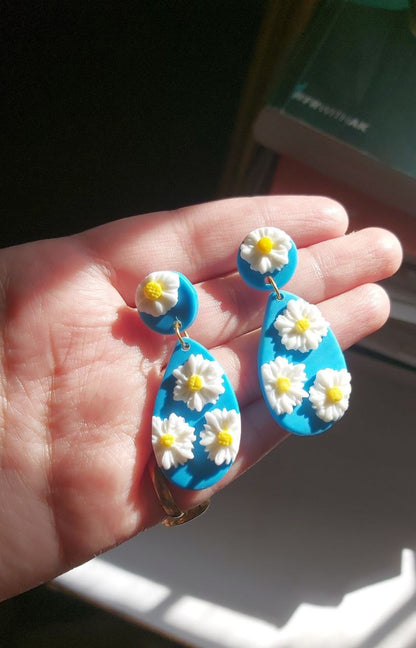 Daisy flower earrings
